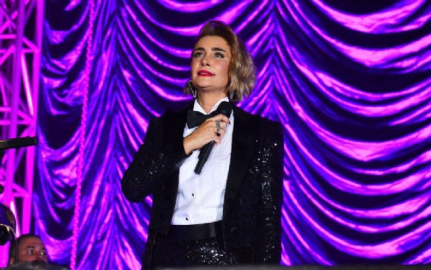 100 bin kişiye konser verdi