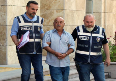 O dolandırıcı bankaya girerken yakalandı