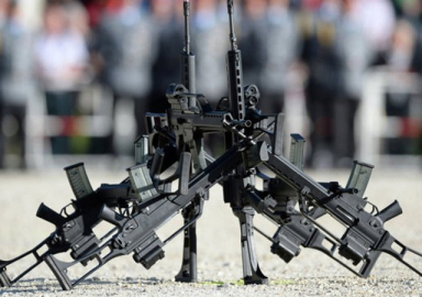 Almanya: Türkiye'ye silah sevkiyatını durdurduk