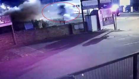 Kontrolden çıkan otomobil böyle uçtu