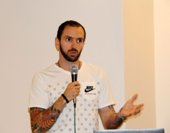 Dünya şampiyonu Milli atlet Guliyev genç sporcularla buluştu