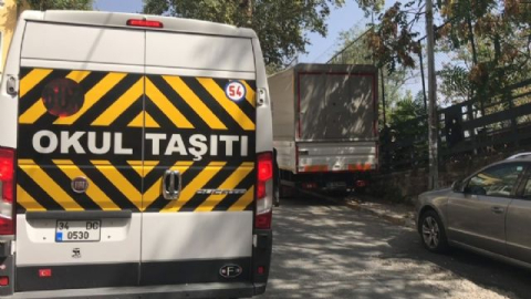 Uyuyakalan çocuk okul servisinde unutuldu