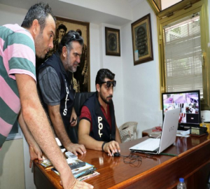 Kafası kesilen yavru kedi emniyeti harekete geçirdi