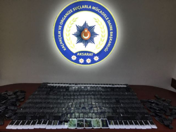 Otomobilin yakıt deposundan çıktı