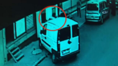 Bağcılar'da silahlı saldırı kamerada
