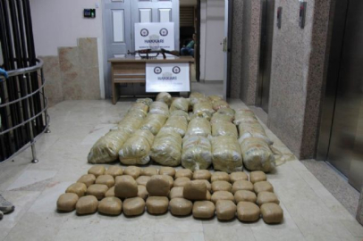 Hakkari'de 703 kilo 560 gram toz esrar ele geçirildi