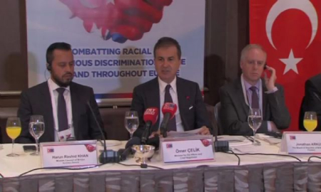 'İslam ve terör kelimesinin yan yana konulması...'