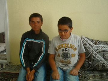 Engelli kardeşler destek bekliyor