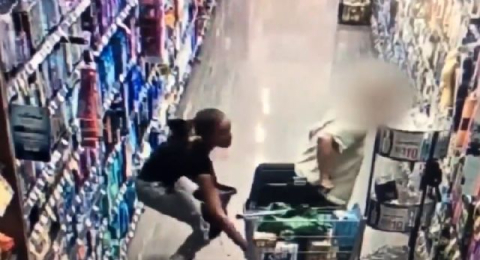 Yaşlı kadının çantasını böyle çaldı