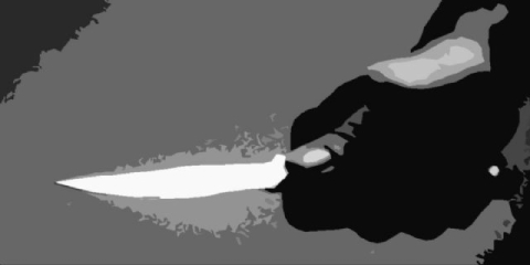 Paris'te askere bıçaklı saldırı