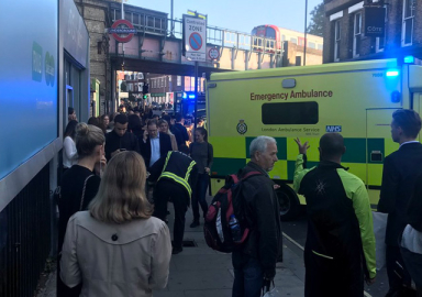 Londra metrosunda patlama: Yaralılar var