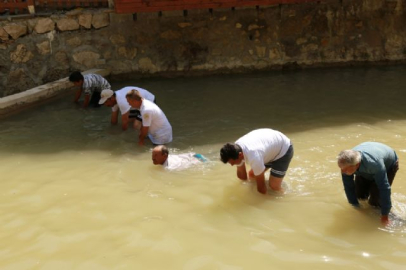 Bu da elle balık tutma yarışması