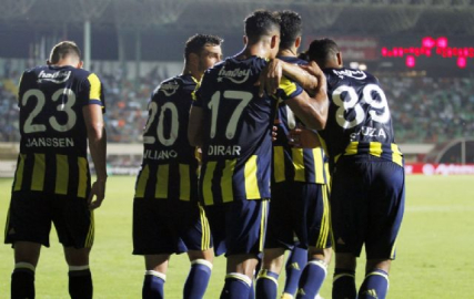 Fenerbahçe ilk yarıyı önde kapattı