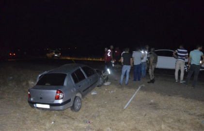 Otomobiller kafa kafaya çarpıştı: 6 yaralı