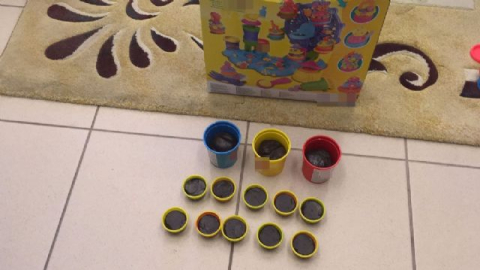 Oyun hamurunun içinden uyuşturucu çıktı