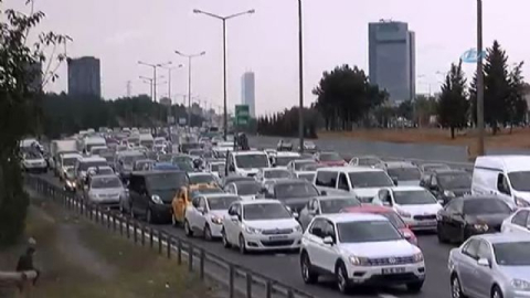 FSM Köprüsü girişinde trafik yoğunluğu