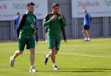 Bursaspor'da Emre Taşdemir sevinci