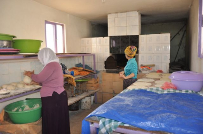 Samanlığı fırına dönüştürdü: İlçenin ekmeği ondan