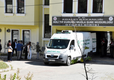 O PKK'lıların cenazesini HDP'liler aldı