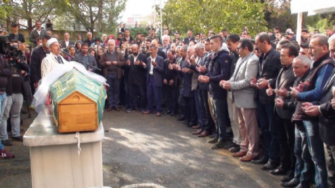 Helin'in cenazesinde silah sesleri