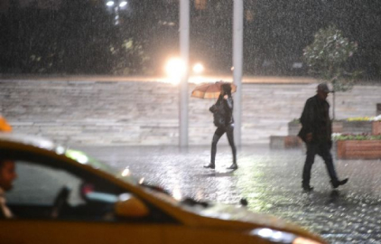İstanbul'da yağmur etkili oluyor! Yağmur ne kadar daha devam edecek?