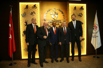 Bakan Bak, FIBA yetkililerini kabul etti