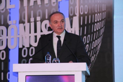 Özlü'den Antartika'ya kurulacak bilim üssü açıklaması