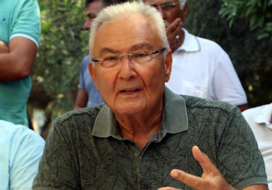 'Deniz Baykal yavaş yavaş komadan çıkıyor'