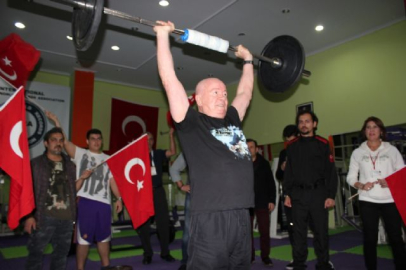 Namık Ekin'den 29 Ekim için yeni dünya rekoru