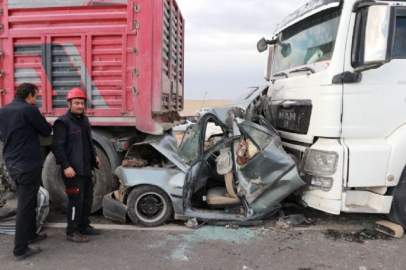 Kum fırtınası kaza getirdi: 2 ölü, 19 yaralı