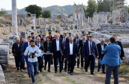 'Perge antik kentini dünyaya açmalıyız'
