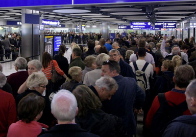 İngiltere'de güvenlik skandalı... Gizli bilgiler sokakta bulundu