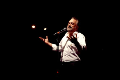 Volkan Konak'tan yağmur altında konser