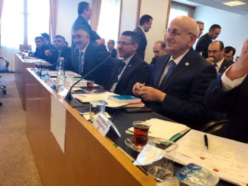 CHP'liler özür dilemeyince ortam gerildi