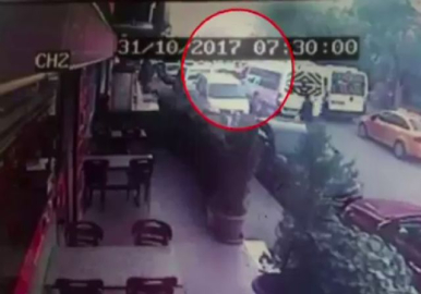 Servis şoförüne silahlı saldırı anı kamerada