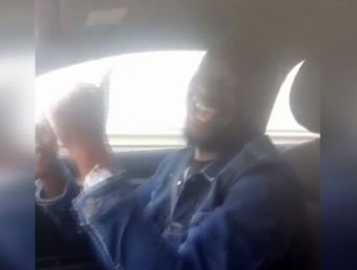 Onazi'den kolbastı şov