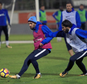 Trabzonspor yağmur altında çalıştı