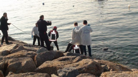 Kartal sahilinde kimliği belirsiz erkek cesedi bulundu