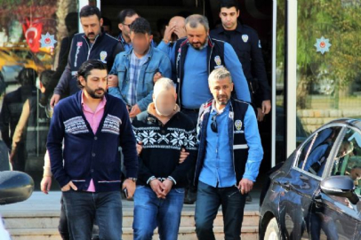 Çatalla işkence edip 100 bin liralık senet imzalattılar