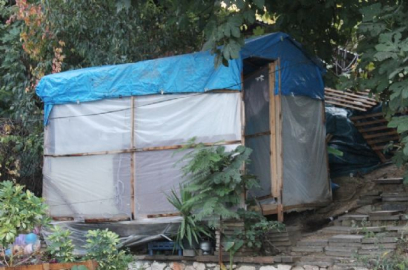 Ölüm naylon çadırda yakaladı