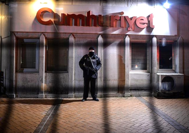 Cumhuriyet Gazetesi internet Genel Yayın Yönetmeni Oğuz Güven'e hapis cezası