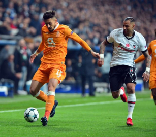 Dev karşılaşmada 15 dakikada golsüz geçti