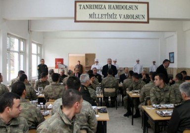 Türk askerinin yemek duası değişti