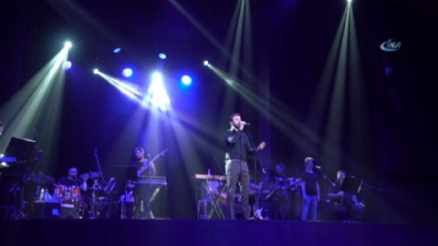Mustafa Ceceli Moskova'da konser verdi