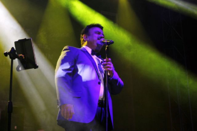 Öğretmenler Bülent Serttaş şarkılarıyla eğlendi