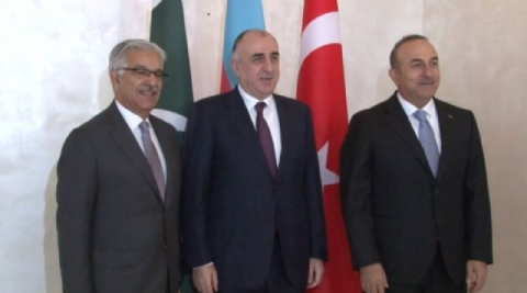 Üçlü Dışişleri Bakanları toplantısı Bakü'de başladı