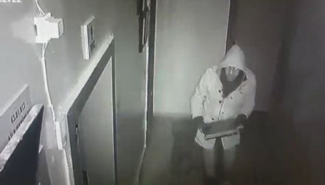 Doktorların e-imzalarını ve bilgisayarlarını çalan hırsız kamerada