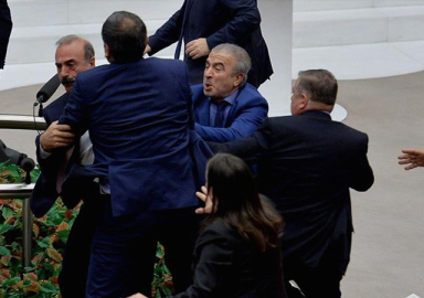 Meclis'te 'Ne mal olduğunu biliyorum' gerginliği!