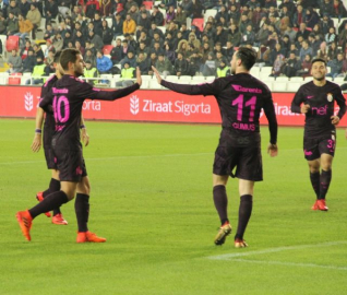 İlk yarıda 2 gol var