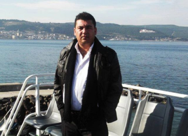 Karısını kalbinden bıçakladı, çocuklarının boğazını kesti